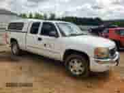 2005 GMC Sierra 1500 SLE z VIN 1GTEK19B85Z184567, wystawiony jako Copart lot #69142805 z przebiegiem Nie podano mil oraz Szkoda całkowita • Salvage title. Historia ofert i sprzedaży dostępna na DreamBid. Obrazek 4.