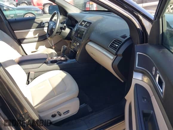 2018 Ford Explorer XLT z VIN 1FM5K7DH1JGA17581, wystawiony jako IAAI lot #43506653 z przebiegiem 159 525 mil mil oraz . Historia ofert i sprzedaży dostępna na DreamBid. Obrazek 5.