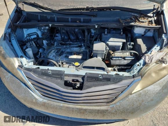 2016 Toyota Sienna XLE with VIN 5TDYK3DC1GS719400, listed as a Copart auction lot 86728185 with 169,560 mi miles and Clean title. Bid and sale history available at DreamBid. Image 12.