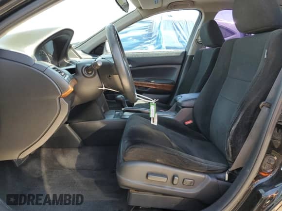 2011 Honda Accord EX z VIN 1HGCP3F71BA000876, wystawiony jako Copart lot #59043215 z przebiegiem 142 880 mil mil oraz Szkoda całkowita • Salvage title. Historia ofert i sprzedaży dostępna na DreamBid. Obrazek 7.