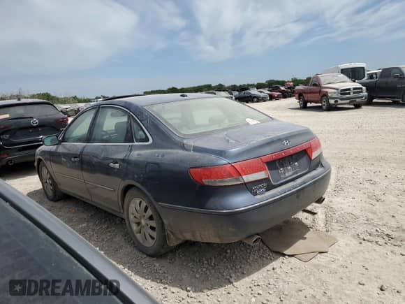 2007 Hyundai Azera SE with VIN KMHFC46F97A218832, listed as a Copart auction lot 66206015 with 201,192 mi miles and Salvage title. Bid and sale history available at DreamBid. Image 2.