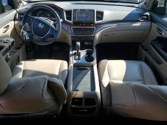 2017 Honda Pilot EX-L with VIN 5FNYF6H84HB092533, listed as a Copart auction lot 68131025 with 199,317 mi miles and Salvage title. Bid and sale history available at DreamBid. Image 8.