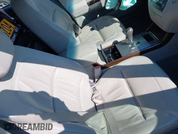 2011 Hyundai Azera Limited с VIN KMHFC4DF9BA518236, выставлен на аукционе IAAI как лот 42376258 с пробегом 138 132 миль миль и . История ставок и продаж доступна на DreamBid. Изображение 5.