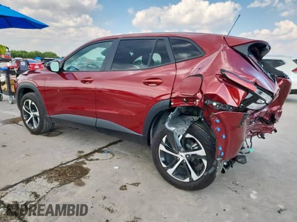 2024 Chevrolet Trax 1RS с VIN KL77LGE23RC223845, выставлен на аукционе Copart как лот 69823785 с пробегом 16 008 миль миль и Списание • Salvage title. История ставок и продаж доступна на DreamBid. Изображение 2.
