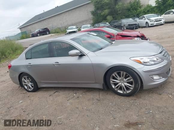 2012 Hyundai Genesis 3.8L с VIN KMHGC4DD3CU198348, выставлен на аукционе IAAI как лот 42922664 с пробегом 70 001 миль миль и . История ставок и продаж доступна на DreamBid. Изображение 13.