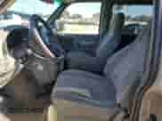 2002 Chevrolet Astro с VIN 1GNDM19X02B107852, выставлен на аукционе Copart как лот 67067095 с пробегом 225 614 миль миль и Списание • Salvage title. История ставок и продаж доступна на DreamBid. Изображение 7.