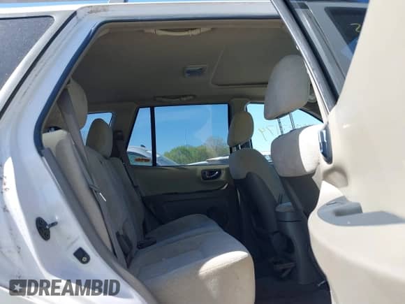 2005 Hyundai Santa Fe GLS with VIN KM8SC13D95U888747, listed as a IAAI auction lot 38833174 with 154,111 mi miles and . Bid and sale history available at DreamBid. Image 8.