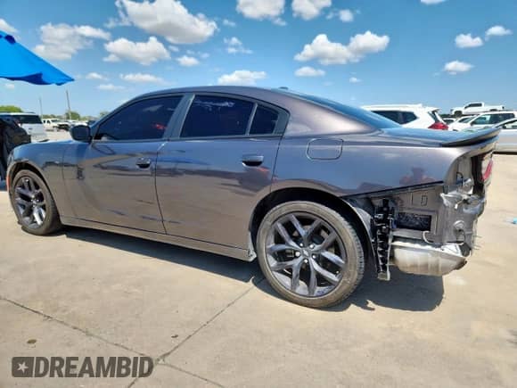 2021 Dodge Charger SXT z VIN 2C3CDXBG8MH612800, wystawiony jako Copart lot #68755145 z przebiegiem 43 835 mil mil oraz Czysty tytuł • Clean title. Historia ofert i sprzedaży dostępna na DreamBid. Obrazek 2.