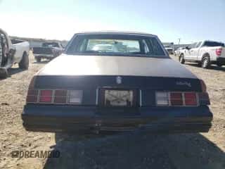 1979 Chevrolet Monte Carlo z VIN 1Z37H9D520488, wystawiony jako Copart lot #77283914 z przebiegiem 49 514 mil mil oraz Czysty tytuł • Clean title. Historia ofert i sprzedaży dostępna na DreamBid. Obrazek 6.