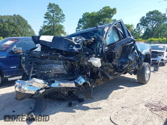 2019 GMC Sierra 1500 SLT with VIN 3GTU9DED5KG227953, listed as a IAAI auction lot 43252799 with Not provided miles and . Bid and sale history available at DreamBid. Image 2.