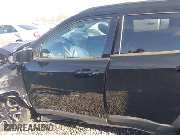 2020 Jeep Compass Sport with VIN 3C4NJDAB4LT204530, listed as a IAAI auction lot 41566621 with 49,473 mi miles and . Bid and sale history available at DreamBid. Image 19.