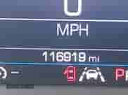 2019 Chevrolet Equinox LT z VIN 2GNAXJEV3K6242809, wystawiony jako IAAI lot #42982788 z przebiegiem 116 919 mil mil oraz . Historia ofert i sprzedaży dostępna na DreamBid. Obrazek 15.