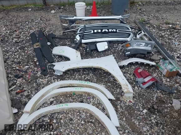 2022 Ram 1500 Laramie z VIN 1C6SRFJT0NN234411, wystawiony jako IAAI lot #42695457 z przebiegiem 94 721 mil mil oraz . Historia ofert i sprzedaży dostępna na DreamBid. Obrazek 12.