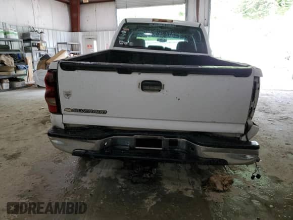 2006 Chevrolet Silverado 1500HD LT1 z VIN 1GCGK13U16F119341, wystawiony jako Copart lot #59012145 z przebiegiem 172 257 mil mil oraz Szkoda całkowita • Salvage title. Historia ofert i sprzedaży dostępna na DreamBid. Obrazek 6.