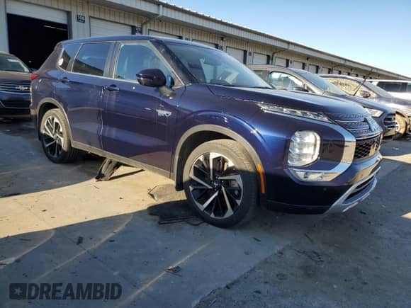 2023 Mitsubishi Outlander SE with VIN JA4T5UA92PZ021032, listed as a Copart auction lot 45210375 with 28,078 mi miles and Salvage title. Bid and sale history available at DreamBid. Image 4.