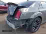2018 Chrysler 300 S с VIN 2C3CCABG0JH211379, выставлен на аукционе IAAI как лот 42422706 с пробегом 116 894 миль миль и . История ставок и продаж доступна на DreamBid. Изображение 19.