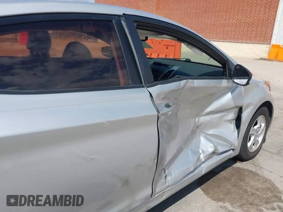 2015 Hyundai Elantra SE with VIN 5NPDH4AE5FH616560, listed as a IAAI auction lot 43302715 with 181,440 mi miles and . Bid and sale history available at DreamBid. Image 6.