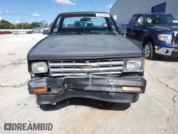 1988 Chevrolet S-10 с VIN 1GCBS14EXJ2211002, выставлен на аукционе Copart как лот 86115435 с пробегом 221 077 миль миль и На запчасти • Non repairable. История ставок и продаж доступна на DreamBid. Изображение 5.
