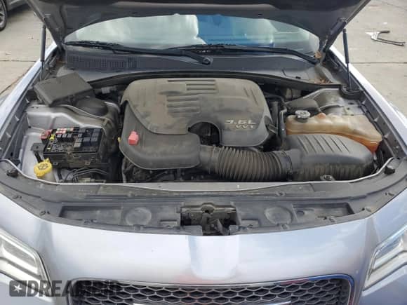 2016 Chrysler 300 C with VIN 2C3CCAEG6GH123585, listed as a Copart auction lot 82508015 with 166,287 mi miles and Clean title. Bid and sale history available at DreamBid. Image 11.