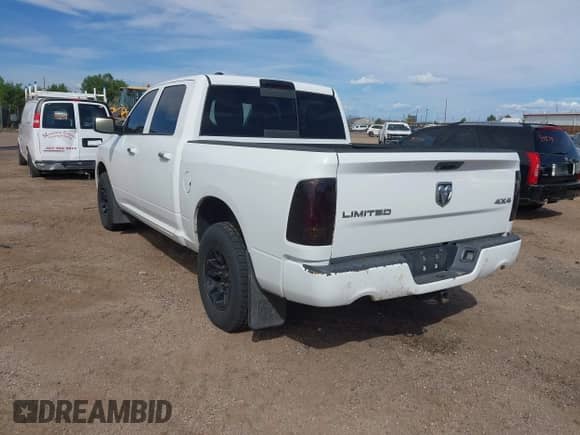 2014 Ram 1500 Longhorn z VIN 1C6RR7PTXES318846, wystawiony jako IAAI lot #43147594 z przebiegiem 164 180 mil mil oraz . Historia ofert i sprzedaży dostępna na DreamBid. Obrazek 3.