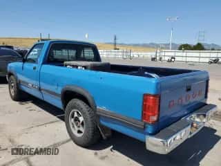 1992 Dodge Dakota S z VIN 1B7GL26X8NS523574, wystawiony jako Copart lot #65041534 z przebiegiem 122 376 mil mil oraz Czysty tytuł • Clean title. Historia ofert i sprzedaży dostępna na DreamBid. Obrazek 2.