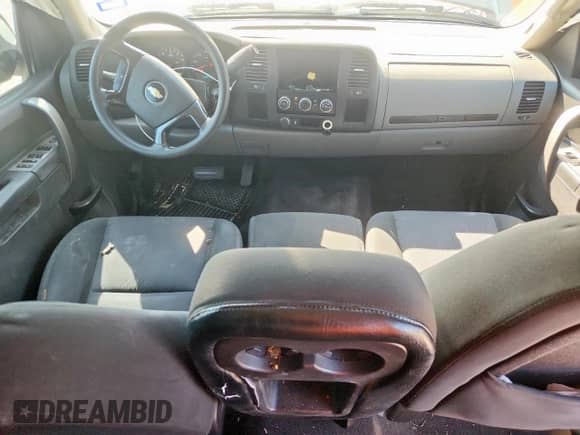 2012 Chevrolet Silverado 1500 LS z VIN 3GCPCREA9CG157053, wystawiony jako Copart lot #72037255 z przebiegiem 240 289 mil mil oraz Szkoda całkowita • Salvage title. Historia ofert i sprzedaży dostępna na DreamBid. Obrazek 8.