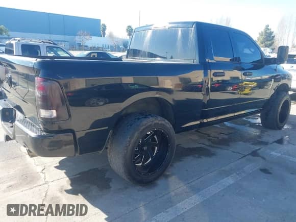 2014 Ram 1500 Tradesman z VIN 1C6RR6FT7ES190674, wystawiony jako IAAI lot #41361129 z przebiegiem 164 233 mil mil oraz . Historia ofert i sprzedaży dostępna na DreamBid. Obrazek 4.