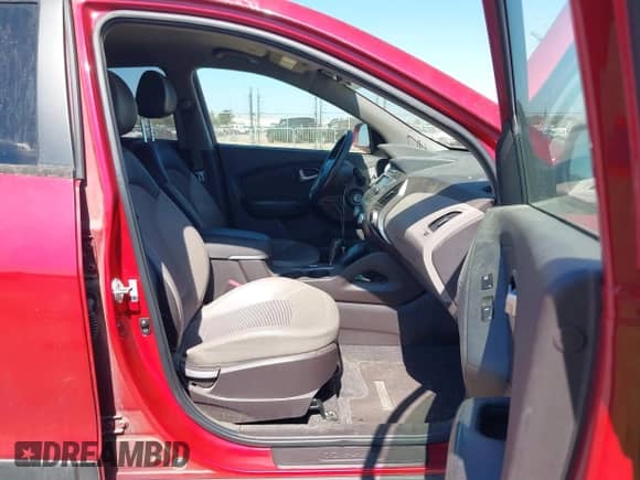 2013 Hyundai Tucson GLS с VIN KM8JU3AC7DU747673, выставлен на аукционе IAAI как лот 43288531 с пробегом 97 777 миль миль и . История ставок и продаж доступна на DreamBid. Изображение 5.