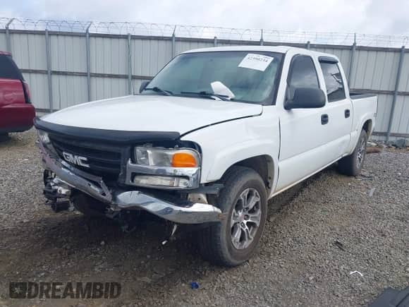 2005 GMC Sierra 1500 SLE with VIN 2GTEK13T851282721, listed as a IAAI auction lot 42390234 with 257,073 mi miles and . Bid and sale history available at DreamBid. Image 18.