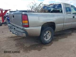 2000 Chevrolet Silverado 2500 LS z VIN 1GCFC29UXYZ114064, wystawiony jako IAAI lot #43285325 z przebiegiem 384 890 mil mil oraz . Historia ofert i sprzedaży dostępna na DreamBid. Obrazek 6.