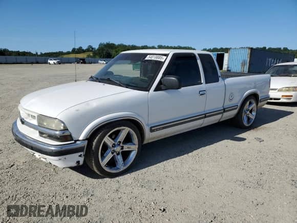 1999 Chevrolet S-10 LS с VIN 1GCCS1945XK121320, выставлен на аукционе Copart как лот 54018885 с пробегом 270 144 миль миль и Списание • Salvage title. История ставок и продаж доступна на DreamBid. Изображение 1.