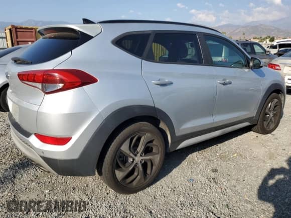 2018 Hyundai Tucson Value with VIN KM8J33A20JU743583, listed as a Copart auction lot 83753905 with 114,945 mi miles and Clean title. Bid and sale history available at DreamBid. Image 3.