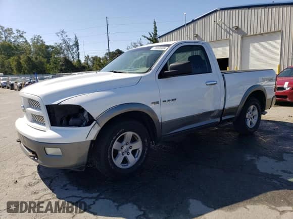 2010 Dodge 1500 ST z VIN 3D7JB1ET6AG105717, wystawiony jako Copart lot #76893404 z przebiegiem 173 505 mil mil oraz Szkoda całkowita • Salvage title. Historia ofert i sprzedaży dostępna na DreamBid. Obrazek 1.