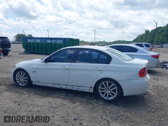 2006 BMW 3 Series 325i с VIN WBAVB13506KX44902, выставлен на аукционе IAAI как лот 42498896 с пробегом 145 111 миль миль и . История ставок и продаж доступна на DreamBid. Изображение 15.
