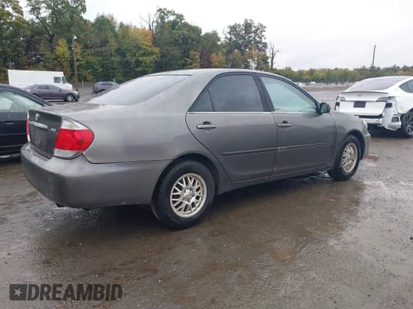 2005 Toyota Camry LE с VIN 4T1BE32K35U537340, выставлен на аукционе IAAI как лот 43453881 с пробегом 288 839 миль миль и . История ставок и продаж доступна на DreamBid. Изображение 4.