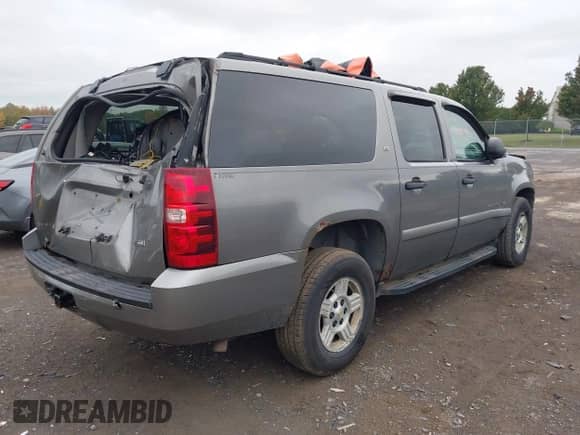 2007 Chevrolet Suburban LT с VIN 1GNFK16357J227045, выставлен на аукционе IAAI как лот 43308892 с пробегом 220 826 миль миль и . История ставок и продаж доступна на DreamBid. Изображение 4.