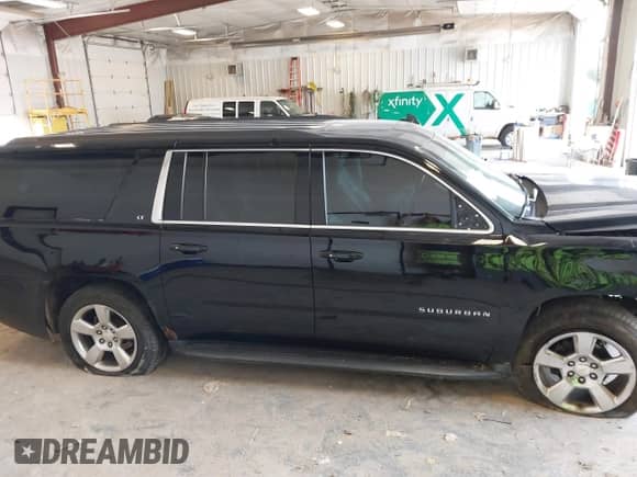 2016 Chevrolet Suburban LT с VIN 1GNSKHKC7GR261342, выставлен на аукционе IAAI как лот 42948600 с пробегом Не указан миль и . История ставок и продаж доступна на DreamBid. Изображение 12.