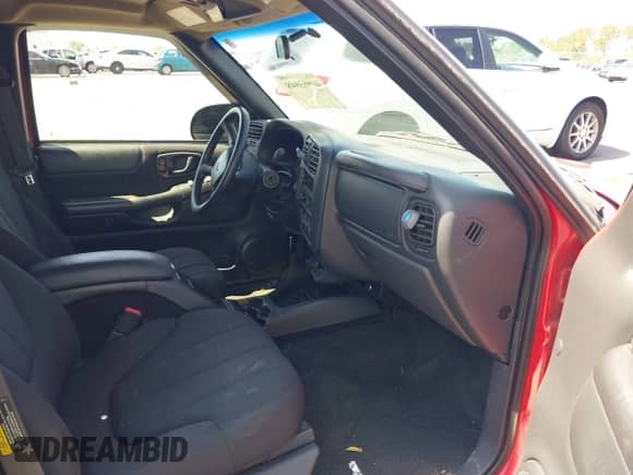 2003 Chevrolet S-10 LS с VIN 1GCDT13X03K181763, выставлен на аукционе IAAI как лот 41903948 с пробегом 62 483 миль миль и . История ставок и продаж доступна на DreamBid. Изображение 5.