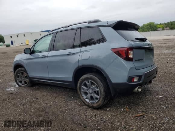 2025 Honda Passport TrailSport with VIN 5FNYF8H61SB500326, listed as a Copart auction lot 61996625 with 26,113 mi miles and Clean title. Bid and sale history available at DreamBid. Image 2.