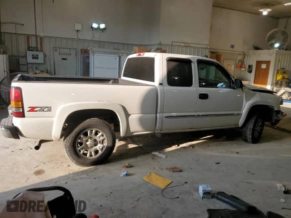 2007 GMC Sierra 1500 SLT с VIN 1GTEK19Z57E195579, выставлен на аукционе Copart как лот 63275354 с пробегом 223 306 миль миль и Списание • Salvage title. История ставок и продаж доступна на DreamBid. Изображение 3.