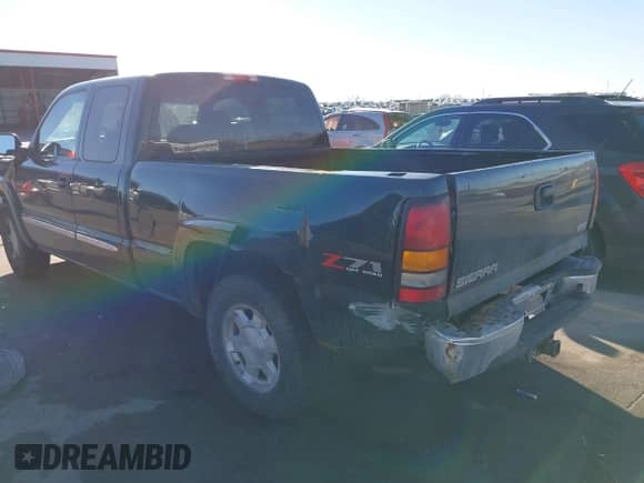 2006 GMC Sierra 1500 SLE1 z VIN 1GTEK19Z26Z127442, wystawiony jako IAAI lot #41117289 z przebiegiem 197 240 mil mil oraz . Historia ofert i sprzedaży dostępna na DreamBid. Obrazek 3.