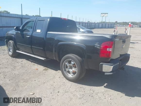 2013 Chevrolet Silverado 1500 LT z VIN 1GCRCSE08DZ122187, wystawiony jako IAAI lot #43432881 z przebiegiem 115 777 mil mil oraz . Historia ofert i sprzedaży dostępna na DreamBid. Obrazek 3.