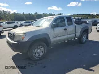 2006 Toyota Tacoma with VIN 5TEUX42N26Z272569, listed as a Copart auction lot 84185565 with 107,121 mi miles and Clean title. Bid and sale history available at DreamBid. Image 1.