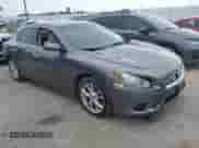 2014 Nissan Maxima SV z VIN 1N4AA5AP6EC488005, wystawiony jako IAAI lot #42894857 z przebiegiem 93 618 mil mil oraz . Historia ofert i sprzedaży dostępna na DreamBid. Obrazek 1.