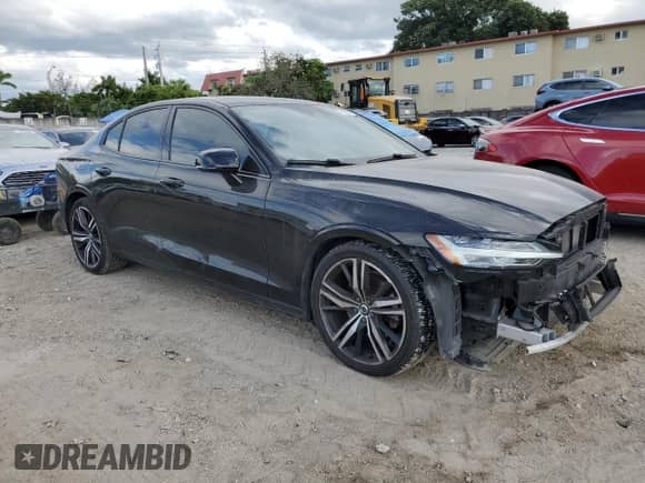 2019 Volvo S60 R-Design с VIN 7JR102FM7KG007243, выставлен на аукционе Copart как лот 71583823 с пробегом 30 555 миль миль и . История ставок и продаж доступна на DreamBid. Изображение 4.