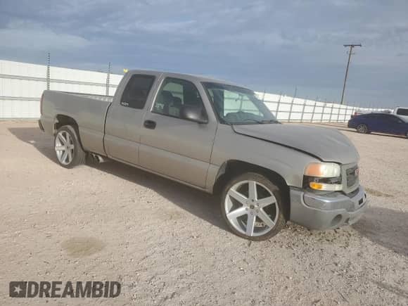 2003 GMC Sierra 1500 with VIN 2GTEC19V531385310, listed as a Copart auction lot 53729425 with 236,110 mi miles and Salvage title. Bid and sale history available at DreamBid. Image 4.