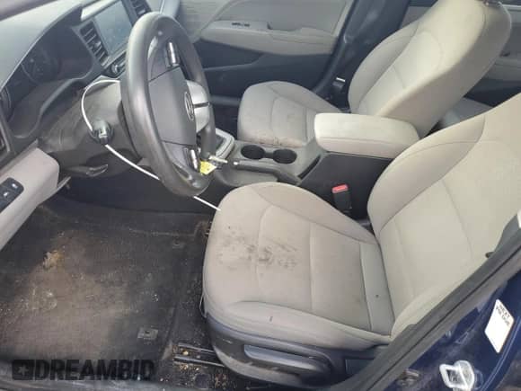 2019 Hyundai Elantra Value Edition z VIN 5NPD84LF4KH429620, wystawiony jako Copart lot #84882125 z przebiegiem 118 684 mil mil oraz Czysty tytuł • Clean title. Historia ofert i sprzedaży dostępna na DreamBid. Obrazek 7.
