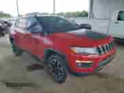 2019 Jeep Compass Trailhawk с VIN 3C4NJDDB5KT771484, выставлен на аукционе Copart как лот 66185595 с пробегом 76 502 миль миль и Списание • Salvage title. История ставок и продаж доступна на DreamBid. Изображение 4.