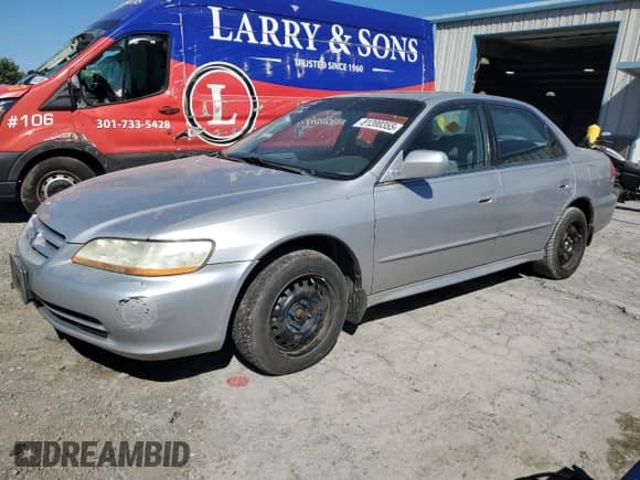 2002 Honda Accord EX with VIN 1HGCG56652A067838, listed as a Copart auction lot 81200355 with 324,433 mi miles and Salvage title. Bid and sale history available at DreamBid. Image 1.