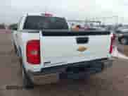 2012 Chevrolet Silverado 1500 LS z VIN 3GCPCREAXCG128550, wystawiony jako IAAI lot #41903814 z przebiegiem 248 558 mil mil oraz . Historia ofert i sprzedaży dostępna na DreamBid. Obrazek 3.